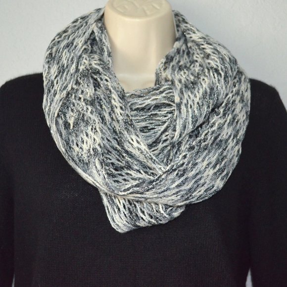 Steve Madden Grey Black & White Fishnet Infinity Crochet Scarf OS - Picture 1 of 6